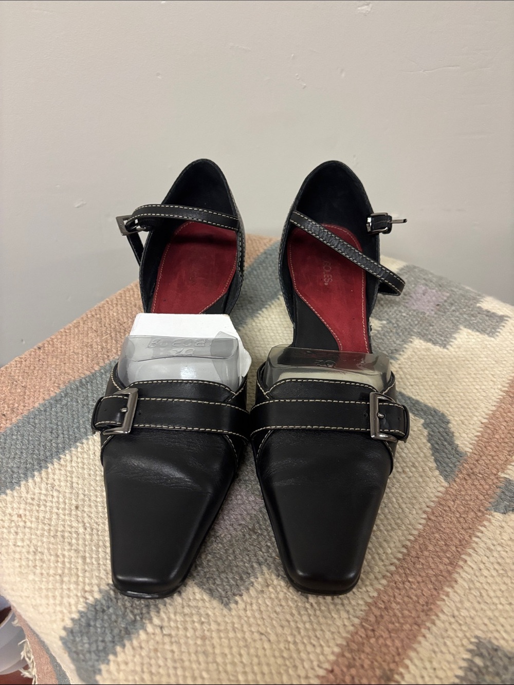 AEROSOLES Black Low Heel Pointed Toe Pumps with Contrast Stitching - Picture 2 of 3